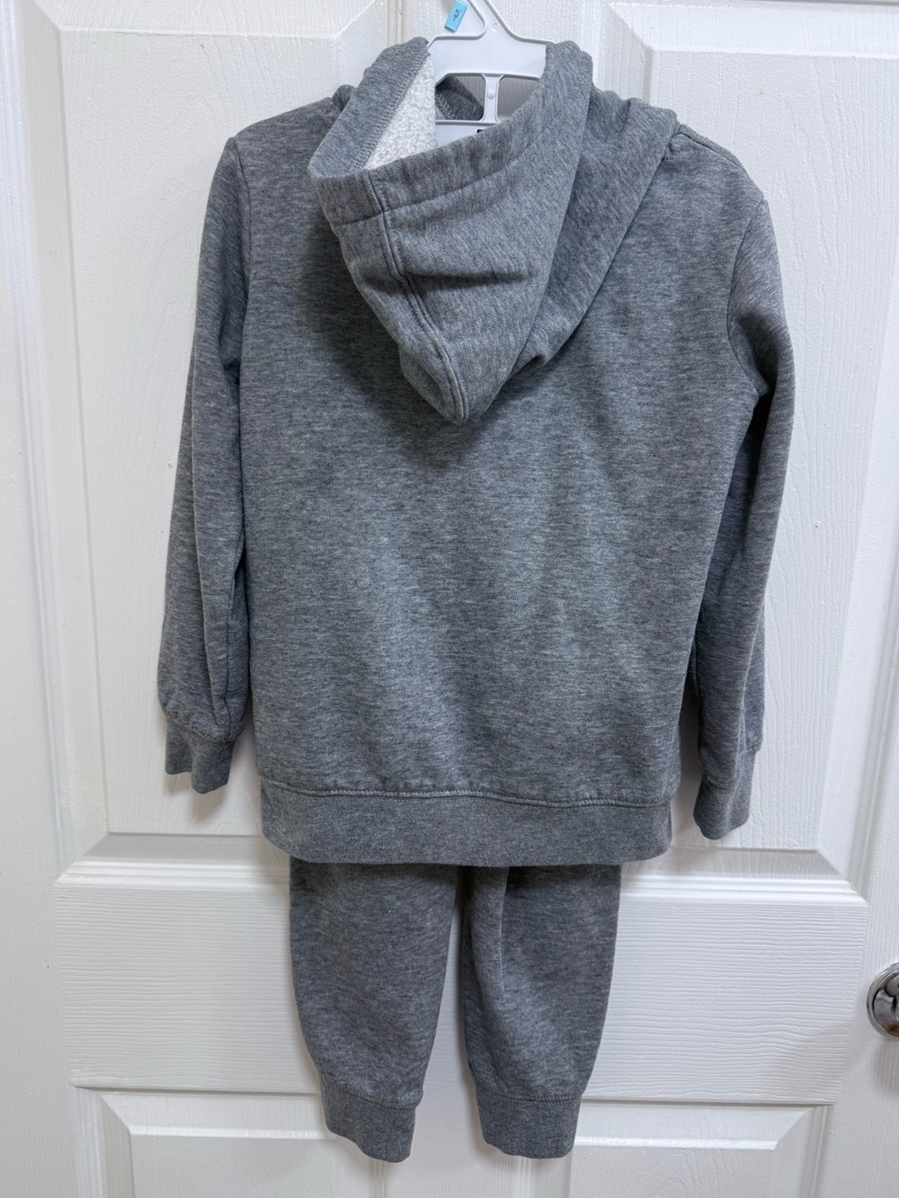 Jordan 23 Gray Hoodie and Jogger Set, Size 5 - Picture 3 of 7